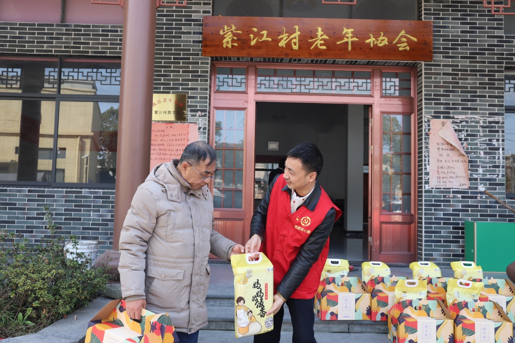 暖春意，，，敬老情-NG集团多年对峙慰问孤寡老人